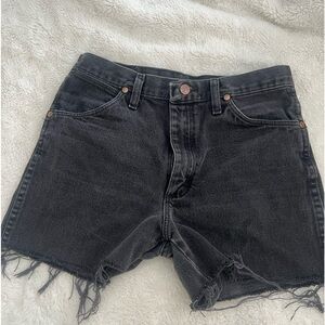 midrise wrangler shorts